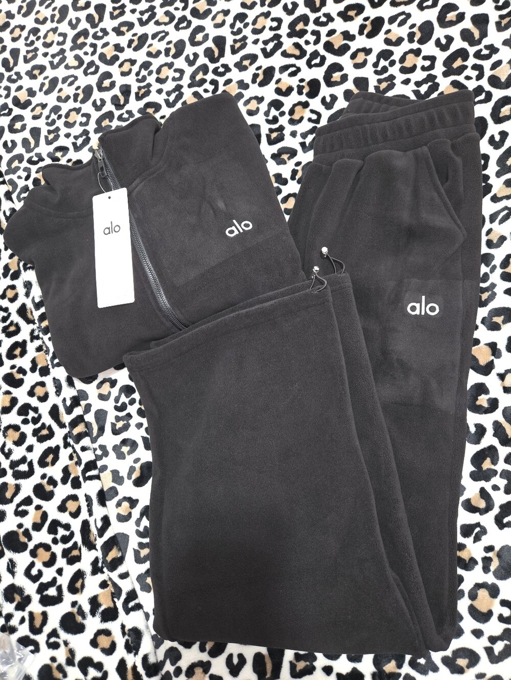 ALO Women's Sweat Set Size LARGE